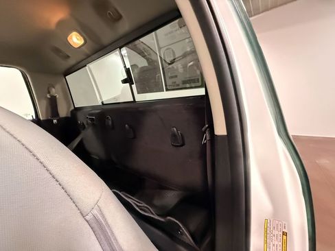 Used 2018 RAM 3500 SLT w/ Snow Chief Group AWD/4WD image 8