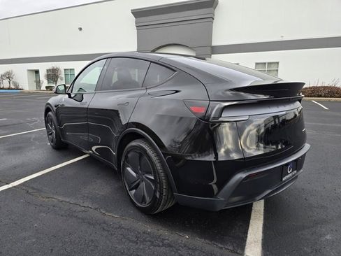 Used 2026 Tesla Model Y Long Range image 9