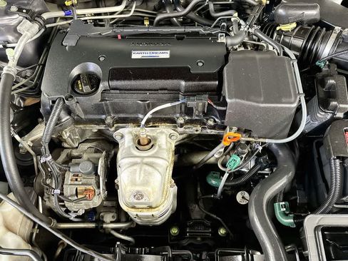 Used 2017 Honda Accord LX image 9