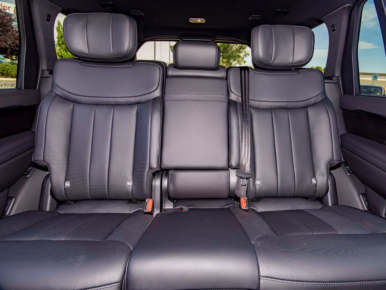 New 2026 Land Rover Range Rover Long Wheelbase Autobiography AWD/4WD image 47