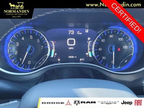Certified 2025 Chrysler Pacifica Select FWD image 8