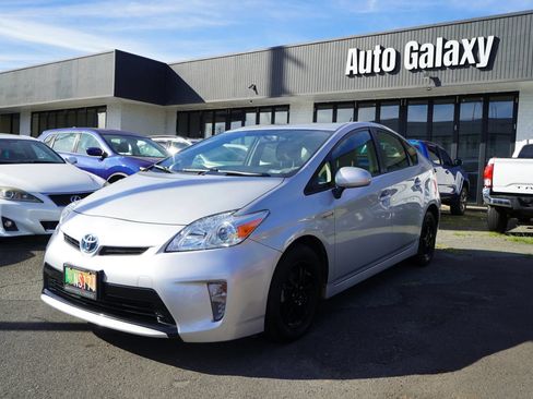 Used 2015 Toyota Prius Two FWD image 4