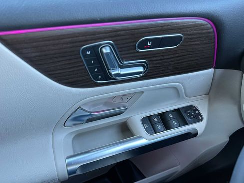 New 2026 Mercedes-Benz GLB 250 4MATIC image 33
