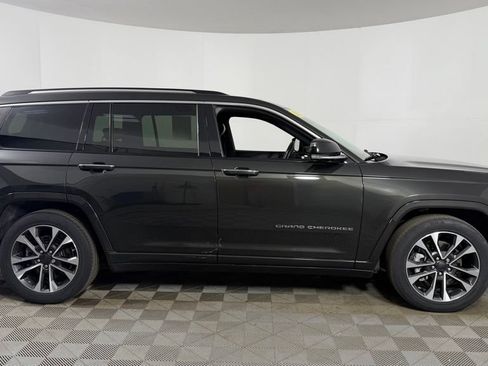 Used 2022 Jeep Grand Cherokee L Overland w/ Luxury Tech Group IV AWD/4WD image 9