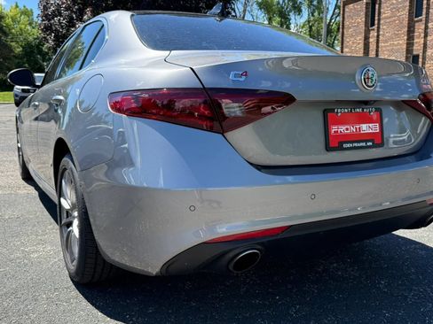 Used 2018 Alfa Romeo Giulia AWD image 7