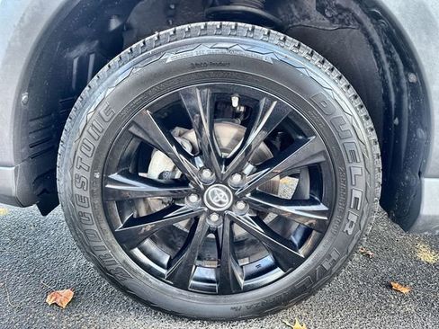 Used 2018 Toyota RAV4 XLE image 18