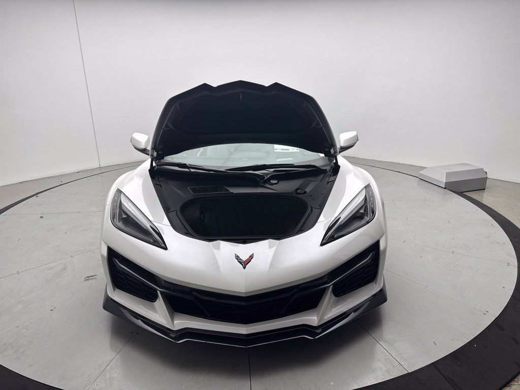 Used 2023 Chevrolet Corvette Z06 RWD image 28