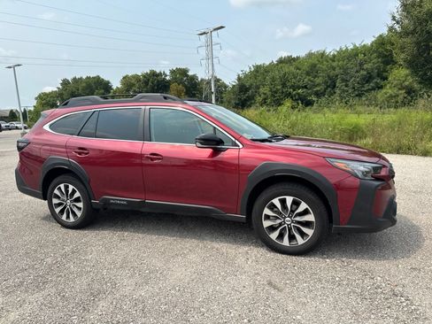 Certified 2025 Subaru Outback Limited AWD/4WD image 13