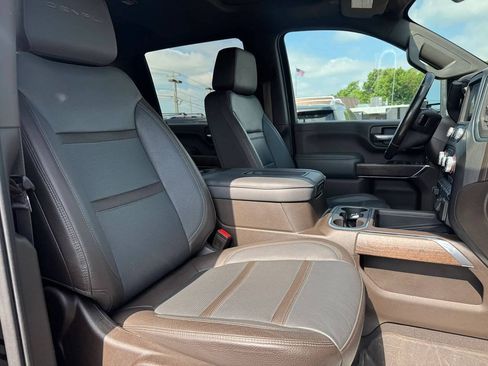 Used 2022 GMC Sierra 2500 Denali w/ Denali Ultimate Package AWD/4WD image 16