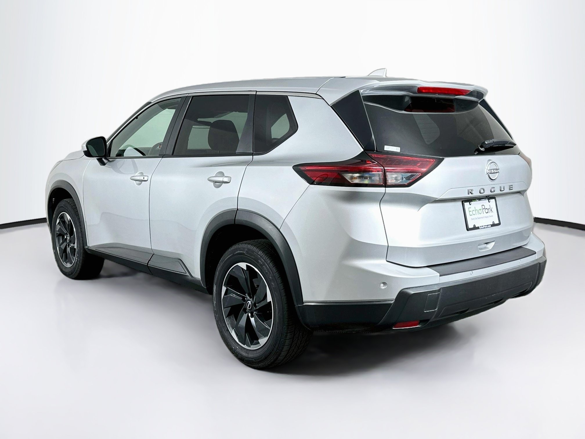 Used 2025 Nissan Rogue SV FWD image 5