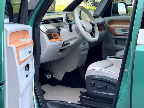 New 2025 Volkswagen ID. Buzz 1st Edition image 10