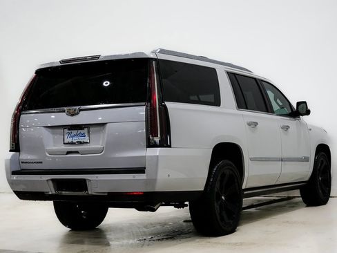 Used 2019 Cadillac Escalade ESV Platinum image 6