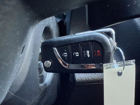 Used 2022 Toyota Camry SE image 11