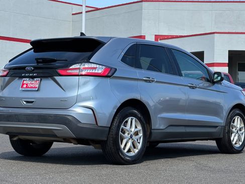 Used 2022 Ford Edge SEL image 2
