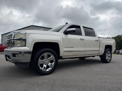 Used 2015 Chevrolet Silverado 1500 LTZ Z71 w/ LTZ Plus Package AWD/4WD image 30