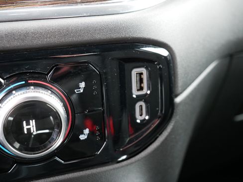 Used 2024 GMC Sierra 1500 Elevation w/ Preferred Package image 32