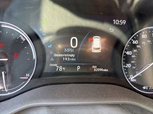 Used 2022 Toyota Sienna Limited FWD image 6