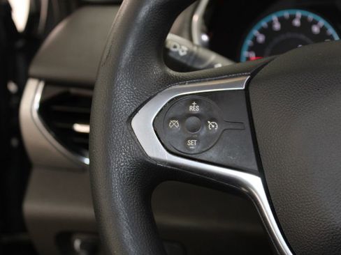 Used 2021 Chevrolet Traverse LS image 28