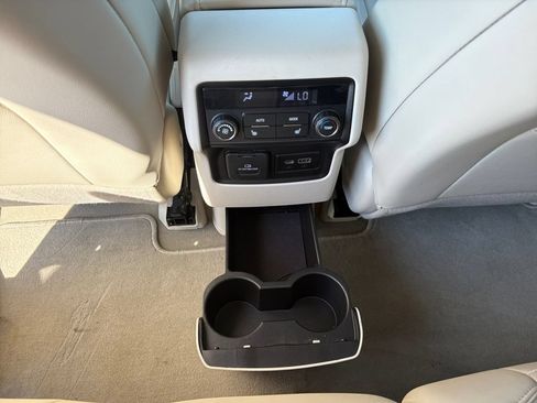 Used 2023 GMC Acadia Denali w/ Denali Ultimate Package AWD/4WD image 39