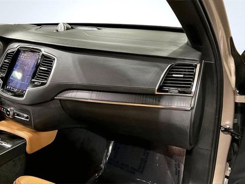 Certified 2024 Volvo XC90 B6 Ultimate image 18