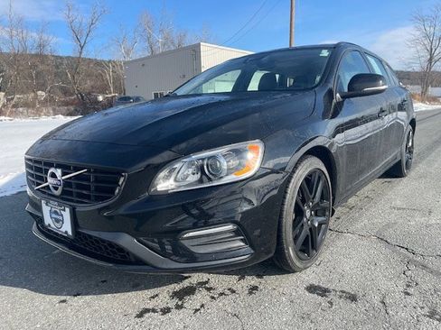 Used 2018 Volvo V60 T5 Dynamic w/ Protection Package image 1