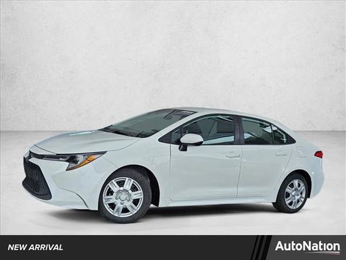 Used 2021 Toyota Corolla LE image 1