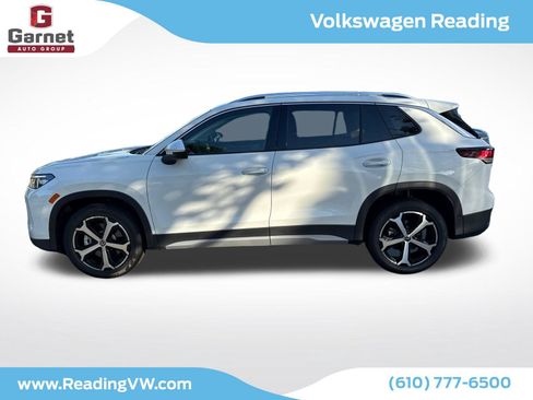 Used 2026 Volkswagen Tiguan SE AWD/4WD image 2