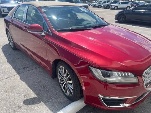 Used 2017 Lincoln MKZ Select FWD image 1