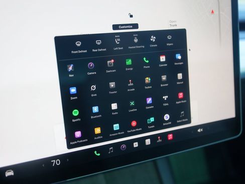 Used 2023 Tesla Model 3 Performance image 16