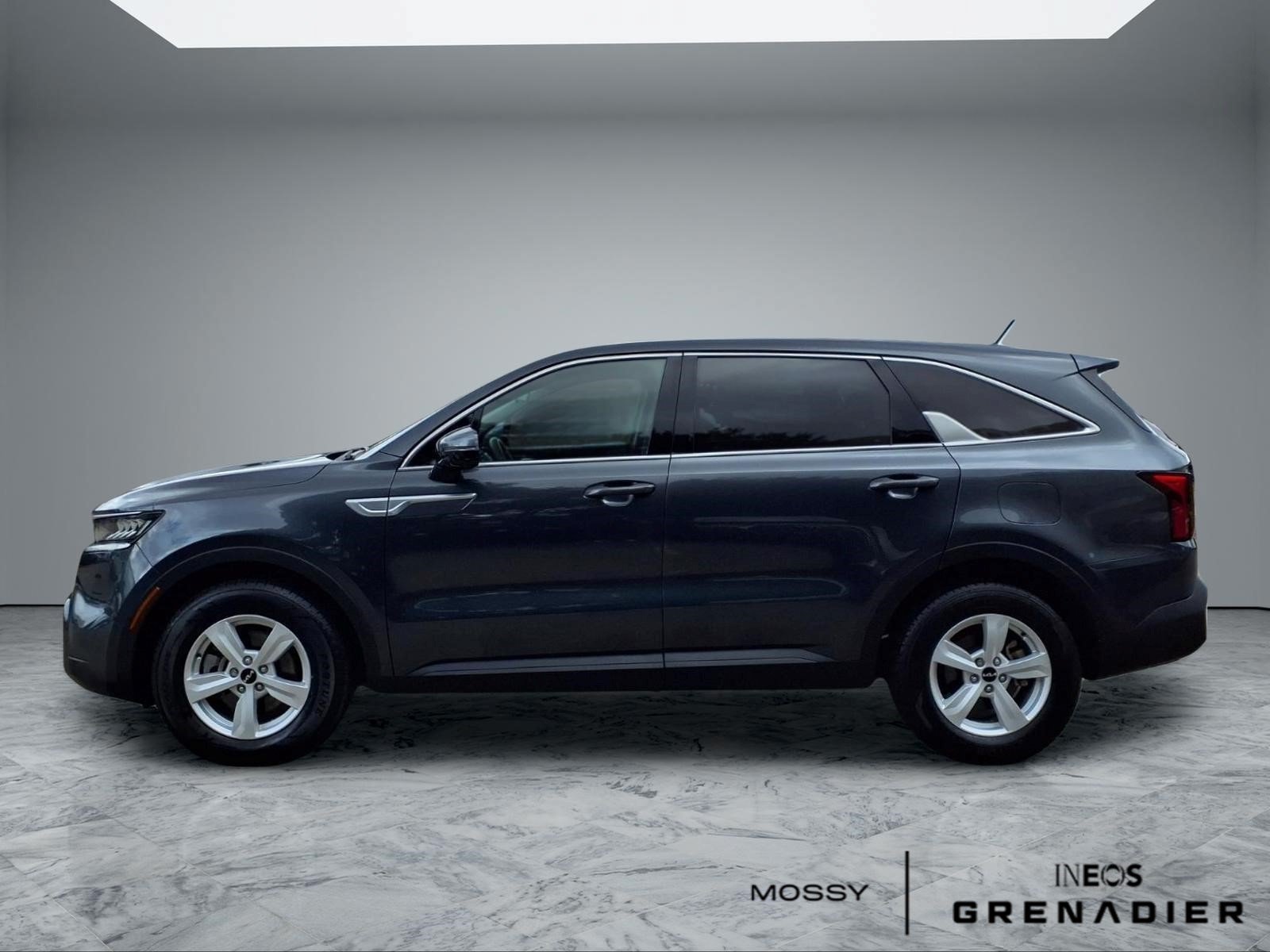 Used 2022 Kia Sorento LX FWD image 5