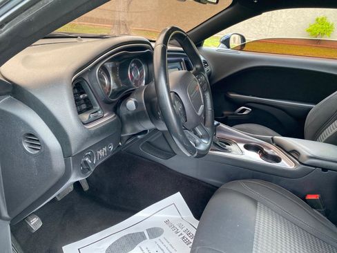 Used 2016 Dodge Challenger SXT image 26