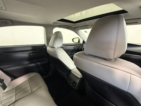 Used 2016 Lexus ES 350 w/ Luxury Package w/Wood Trim FWD image 29