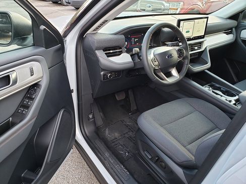 New 2026 Ford Explorer Active image 10