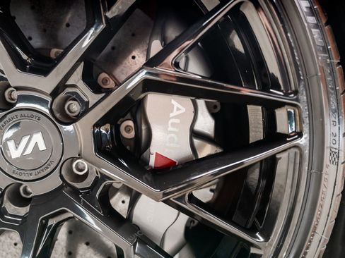 Used 2014 Audi R8 V8 w/ Ceramic Brake Package image 24