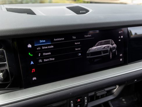 Certified 2026 Porsche Cayenne AWD/4WD image 43