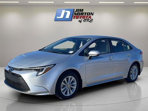 Used 2025 Toyota Corolla image 1