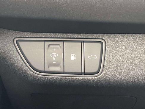 Used 2022 Genesis G70 3.3T w/ Sport Advanced Package image 22