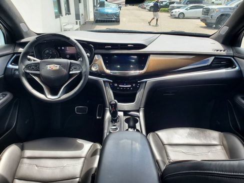 Used 2025 Cadillac XT6 Sport w/ Platinum Package AWD/4WD image 12