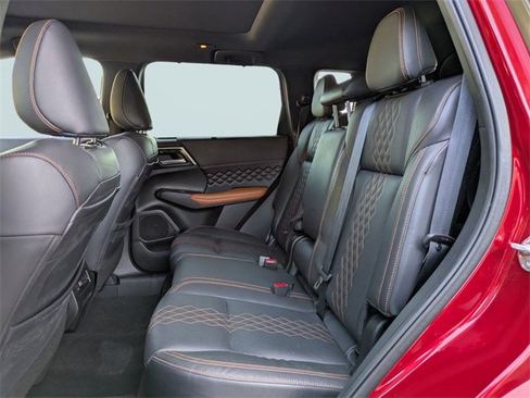 Used 2022 Mitsubishi Outlander SEL image 15