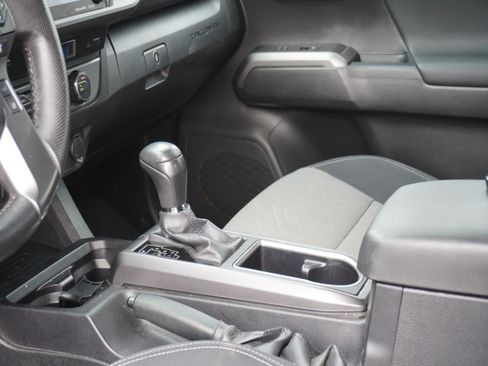 Used 2023 Toyota Tacoma TRD Sport w/ Advanced Technology Package image 20