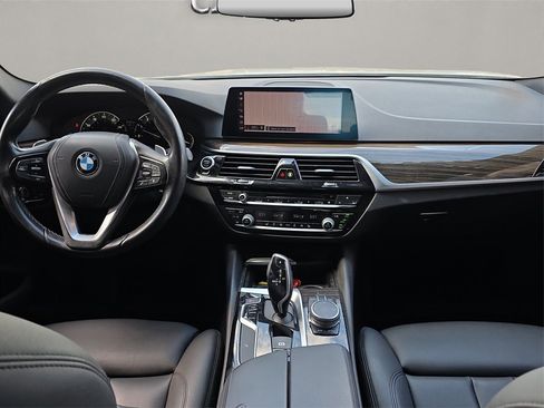 Used 2019 BMW 530i w/ Convenience Package image 15