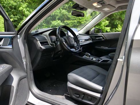 Used 2022 Mitsubishi Outlander SE FWD image 23