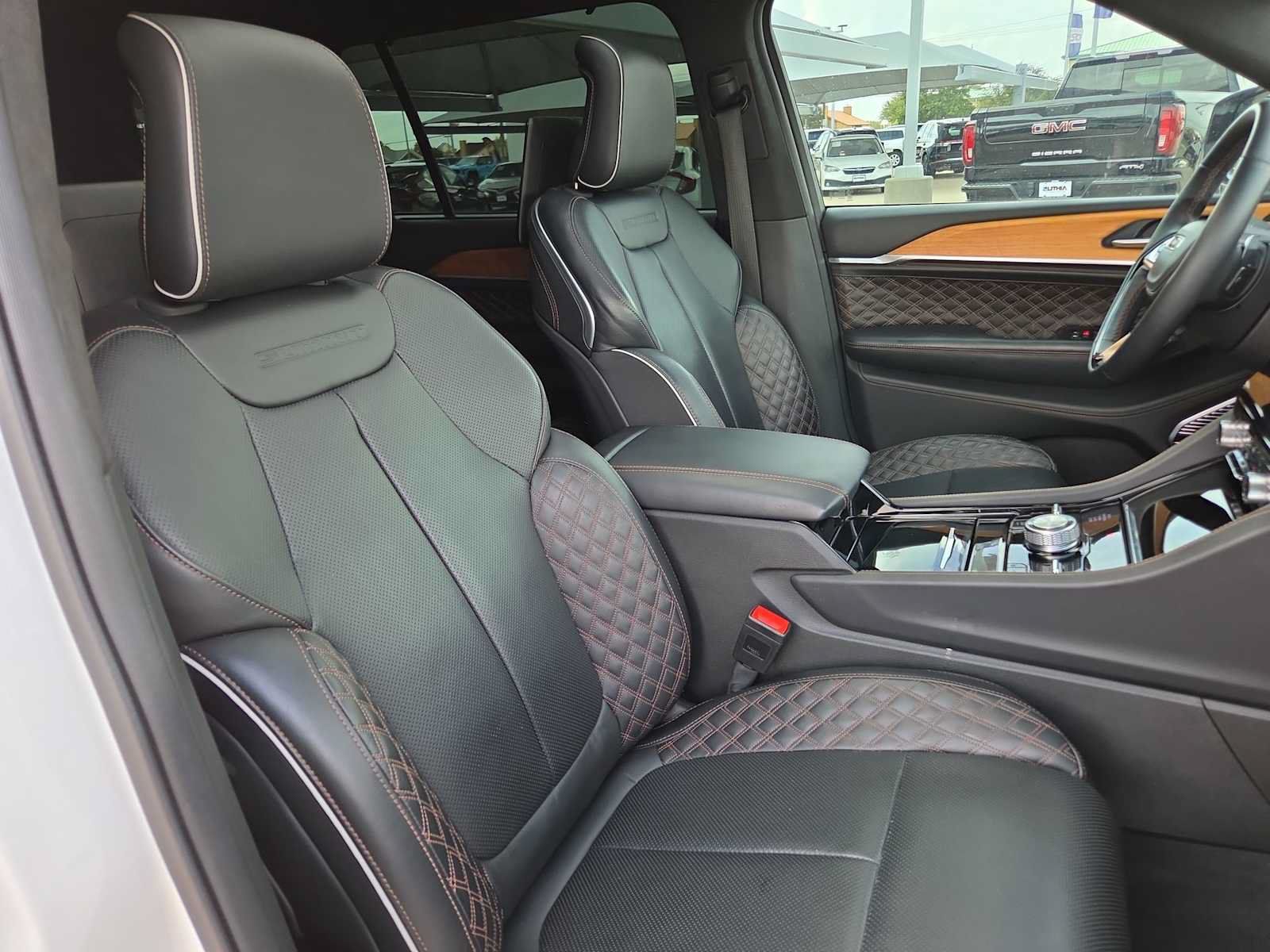 Used 2024 Jeep Grand Cherokee L Summit AWD/4WD image 18