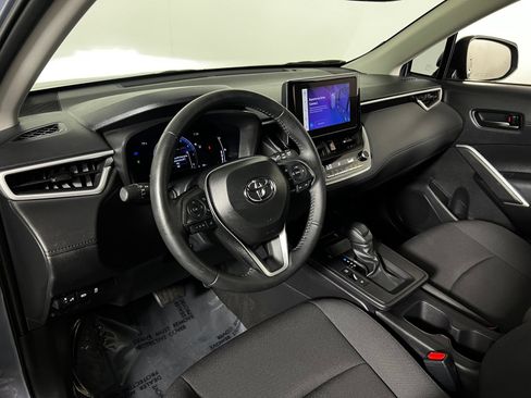 Used 2026 Toyota Corolla Cross LE FWD image 12
