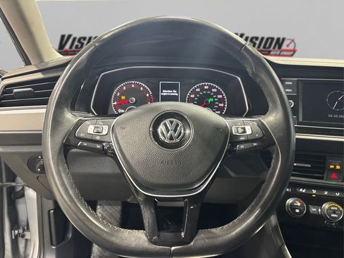 Used 2019 Volkswagen Jetta SE w/ Cold Weather Package image 24