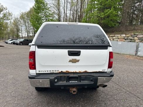 Used 2009 Chevrolet Silverado 2500 LTZ w/ Safety Package AWD/4WD image 4