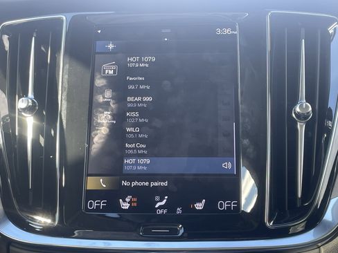 Used 2022 Volvo V60 T5 Cross Country w/ Climate Package image 24