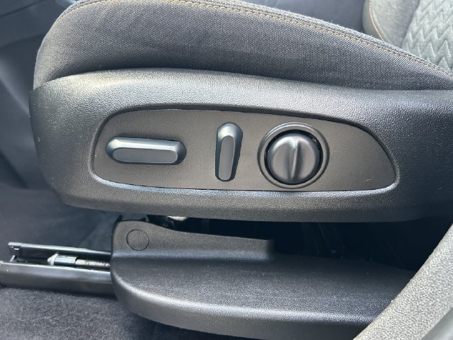 Used 2022 Chevrolet Equinox LT FWD image 12