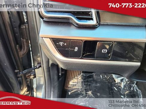Used 2023 Kia Sportage EX AWD/4WD image 17
