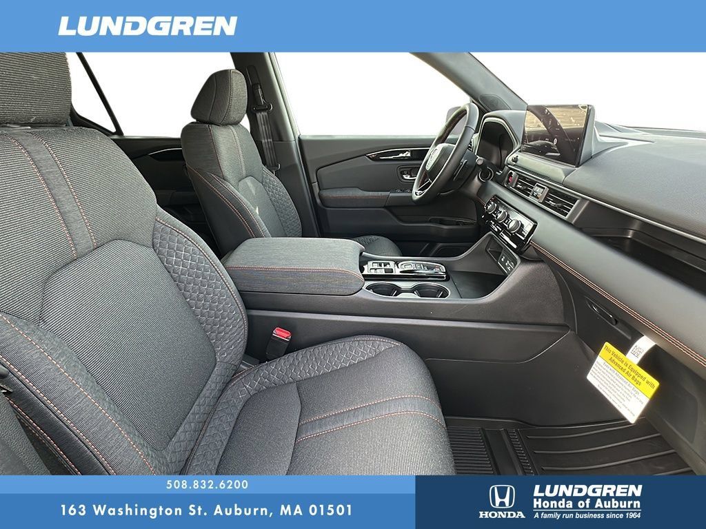 New 2026 Honda Pilot Sport image 9